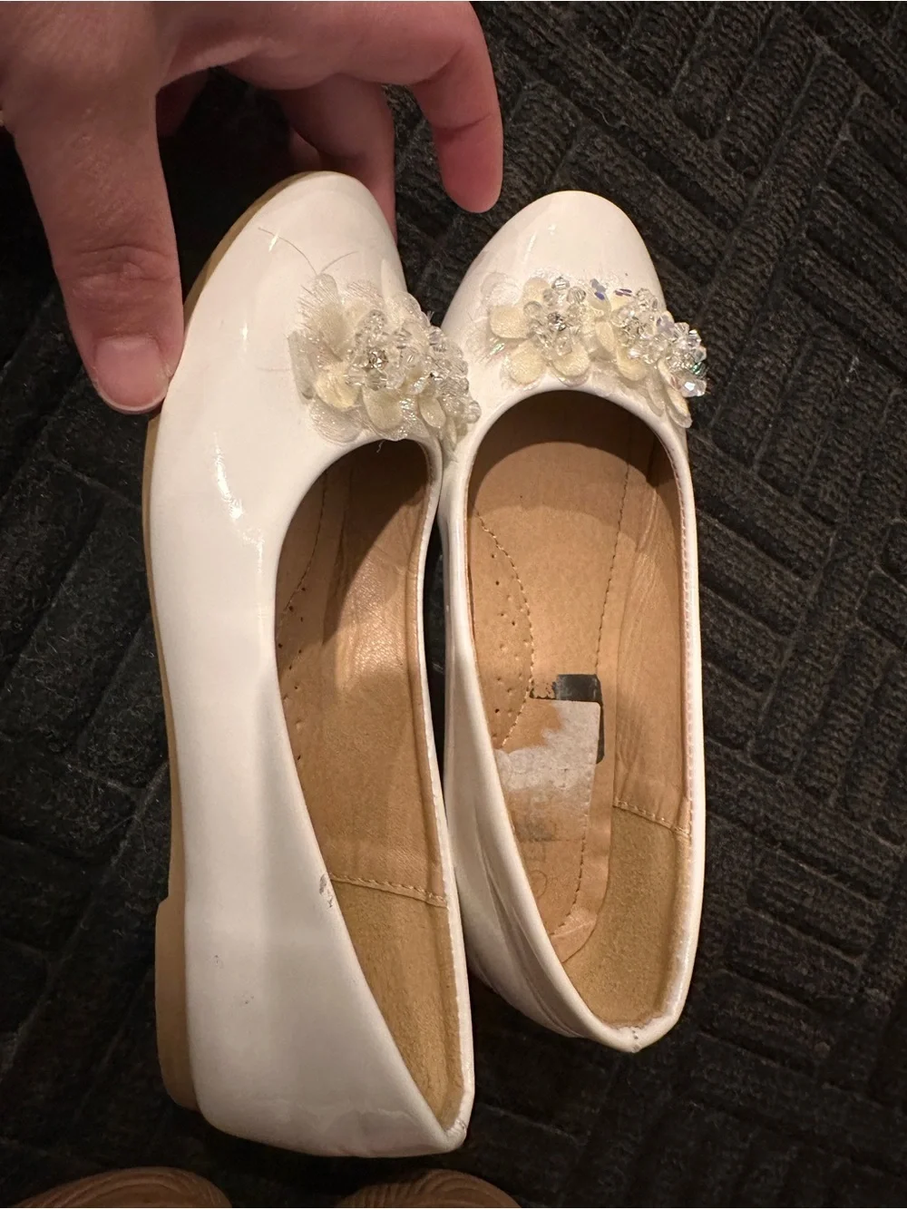 Women's White Floral Embellished Ballet Flats